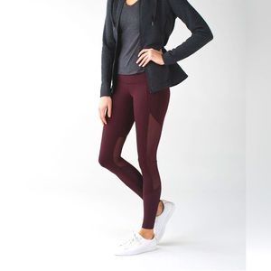 Lululemon Barre Star Pant *Full-On Luon
Bordeaux Drama Size 8 BNWT